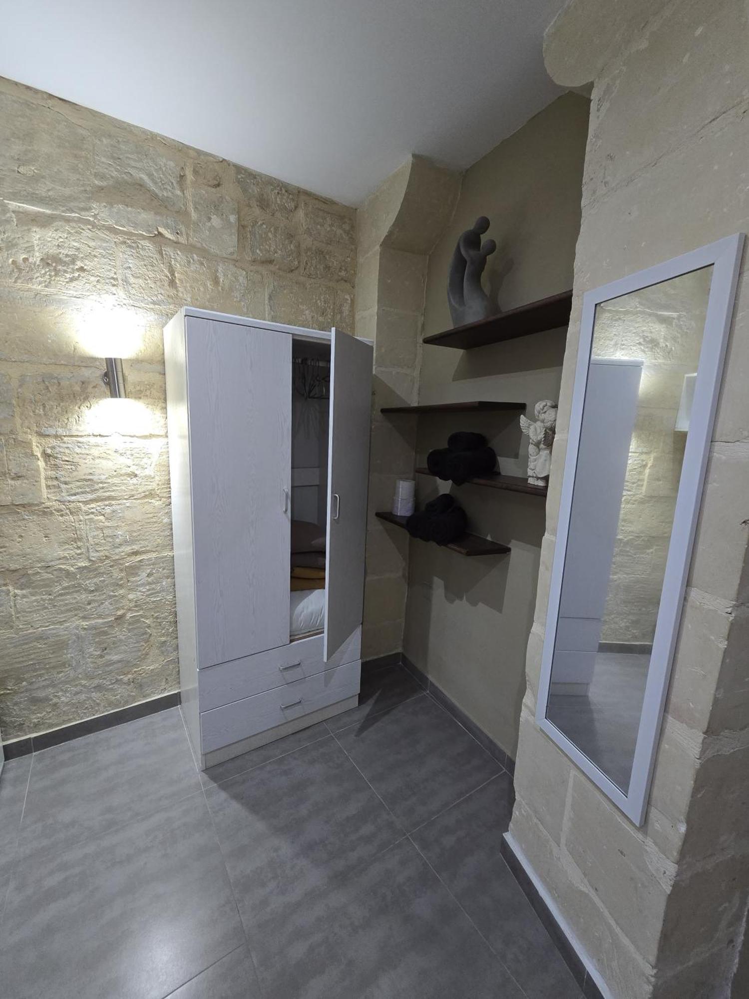 Hotel Sqaq Numru 1 Accomodation Rabat Esterno foto